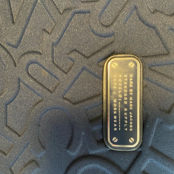 Marc by Marc Jacobs iPad bag/pouch 7x10 - Picture 2 of 2